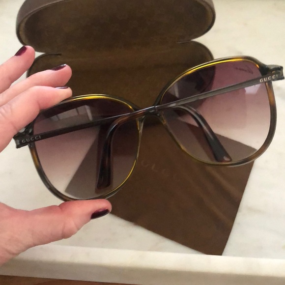 Gucci Sunglasses - Picture 4 of 6